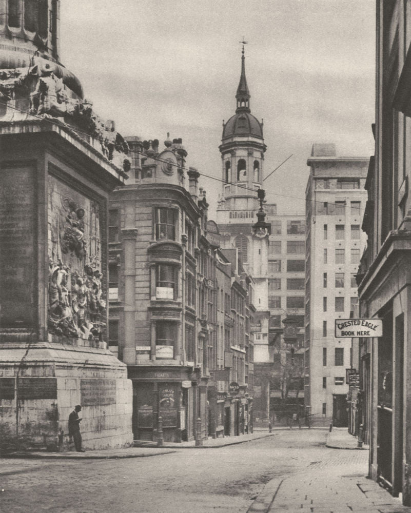 LONDON. At the base of the Monument on Fish Street Hill 1926 old vintage print